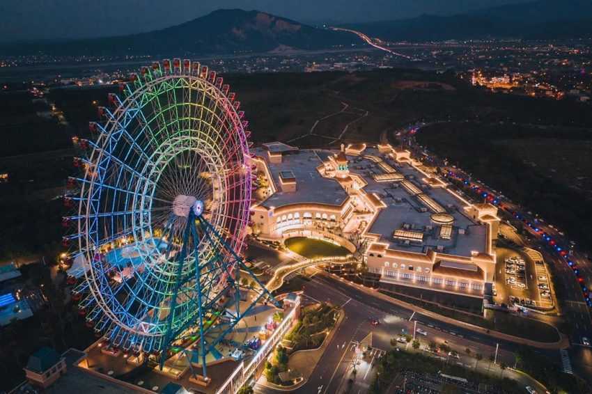 天空之夢摩天輪點燈 麗寶樂園交通 麗寶樂園 交通 麗寶樂園門票399 麗寶樂園介紹 麗寶樂園攻略 麗寶樂園接駁車 麗寶樂園門票2019 麗寶outlet停車 麗寶 接駁車 麗寶 門票