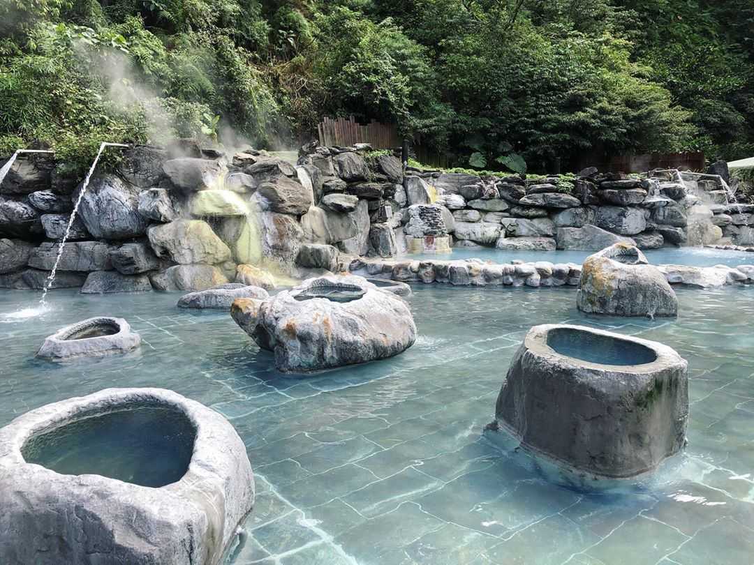 宜蘭鳩之澤溫泉 露天溫泉SPA、巨大石頭湯