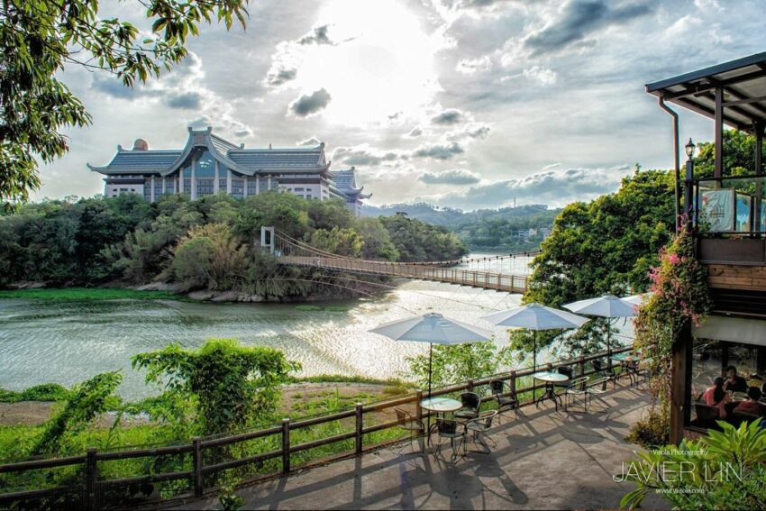 峨眉湖吊橋,油桐花,油桐花季,全台油桐花,油桐花景點,北部油桐花,中部油桐花,苗栗油桐花,南部油桐花,東部油桐花,台北油桐花,桃園油桐花,新竹油桐花,南投油桐花,嘉義油桐花,台中油桐花,彰化油桐花,雲林油桐花,台南油桐花,台東油桐花,花蓮油桐花,宜蘭油桐花