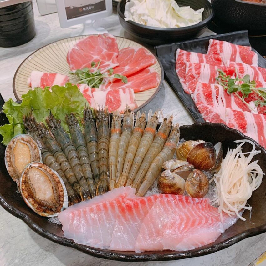 新莊美食, 新莊宵夜, 新莊消夜, 新莊火鍋,新莊鍋物,新北美食, 新北宵夜, 新北消夜,新北火鍋,新北鍋物,新莊美食, 很秋鍋物, 限量活體海鮮。